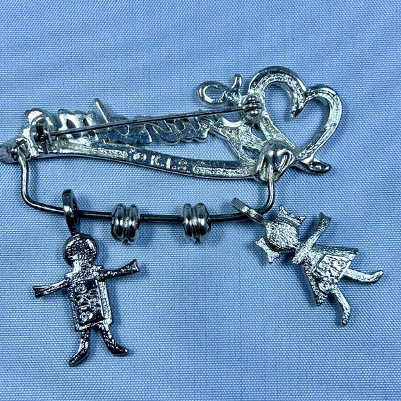 Grandma Brooch with Youth Charms - Picture 4 of 6